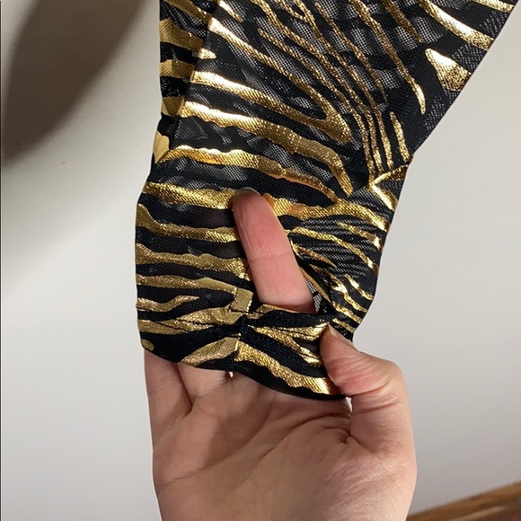 Pheel zebra metallized workout top sz M - Picture 8 of 12